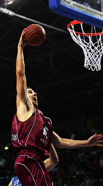 长于防守反 长于防守反